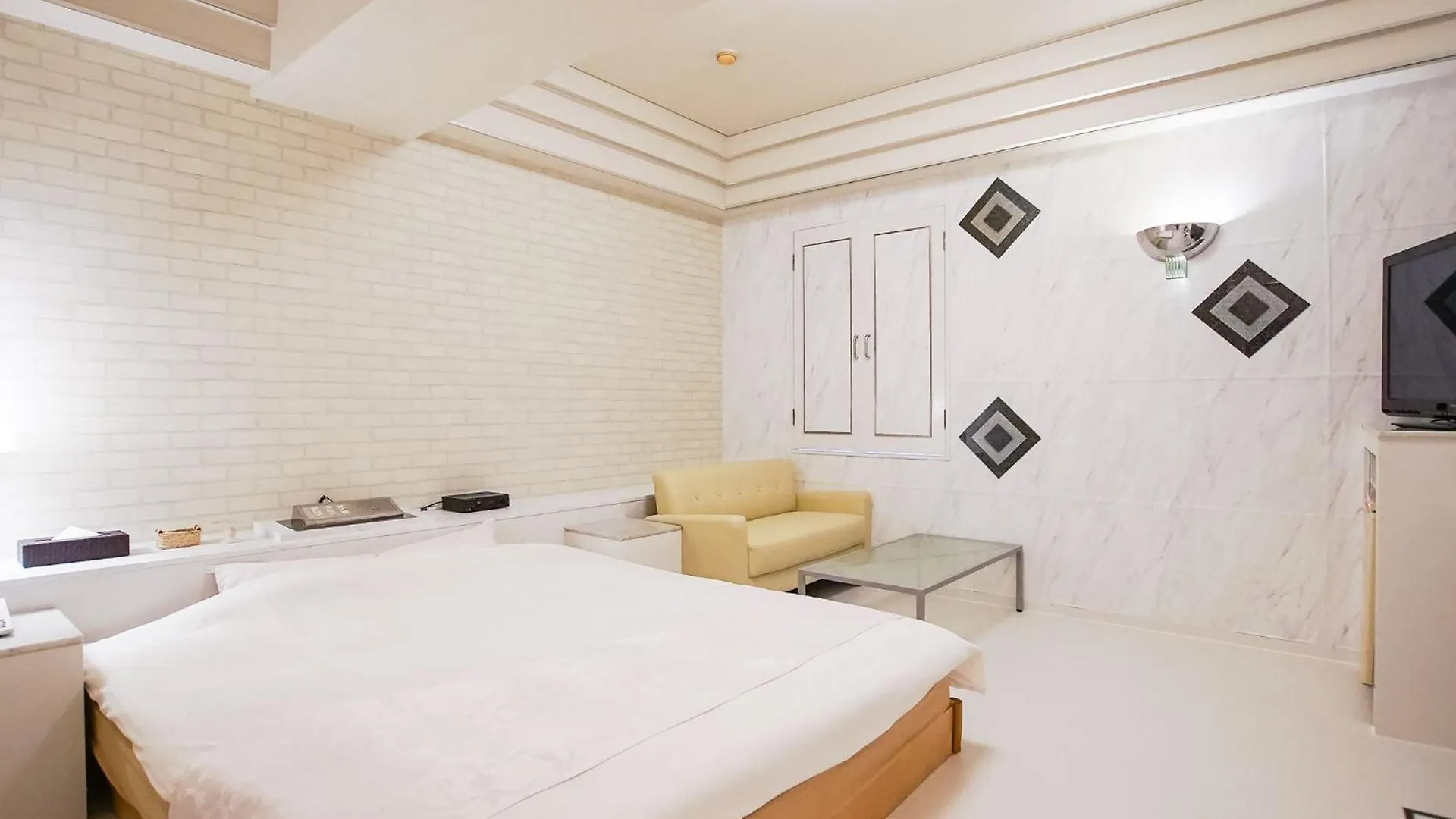 Fun3 -Adult Only- Hotel Yokohama   Yokohama (Kanagawa)